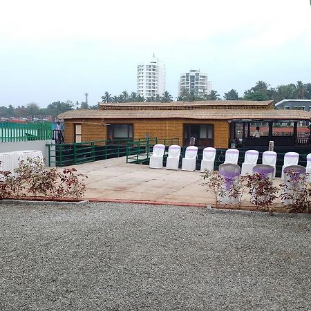 Global Backwater Resort Kollam Extérieur photo