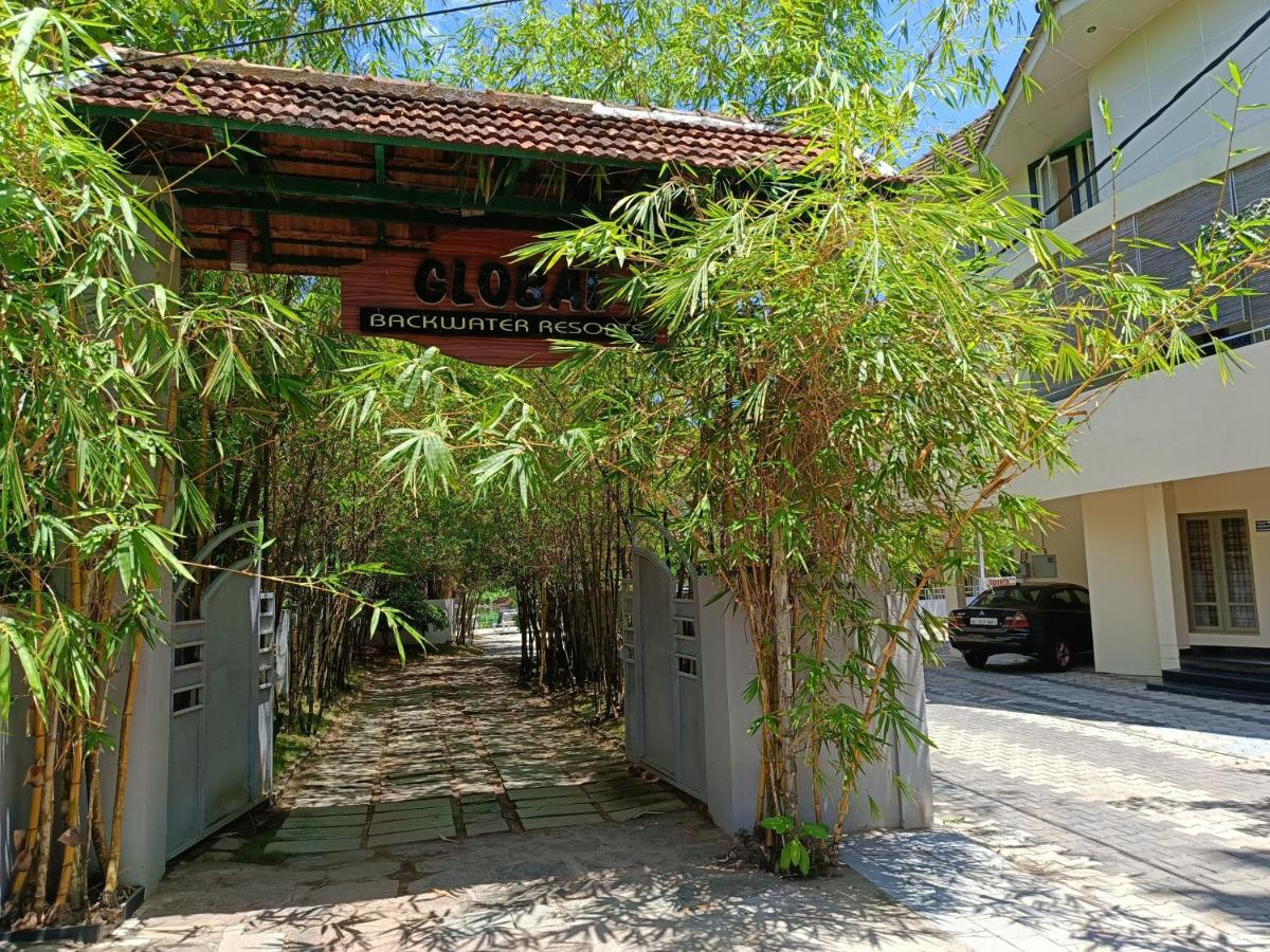 Global Backwater Resort Kollam Extérieur photo