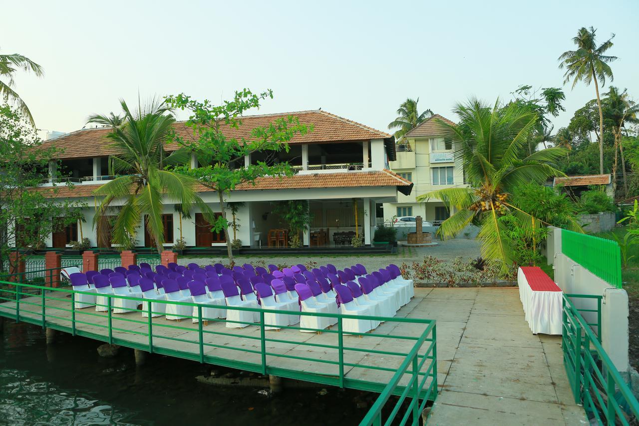 Global Backwater Resort Kollam Extérieur photo