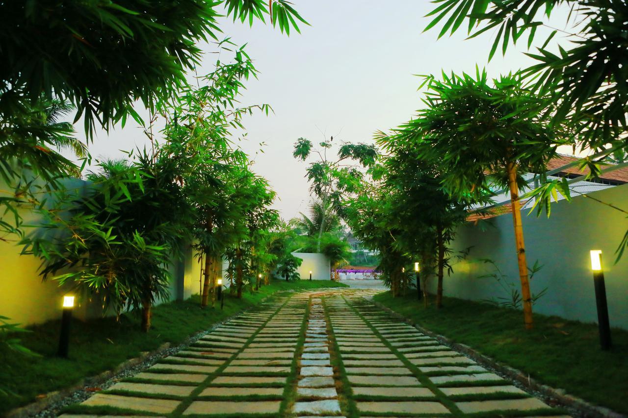 Global Backwater Resort Kollam Extérieur photo
