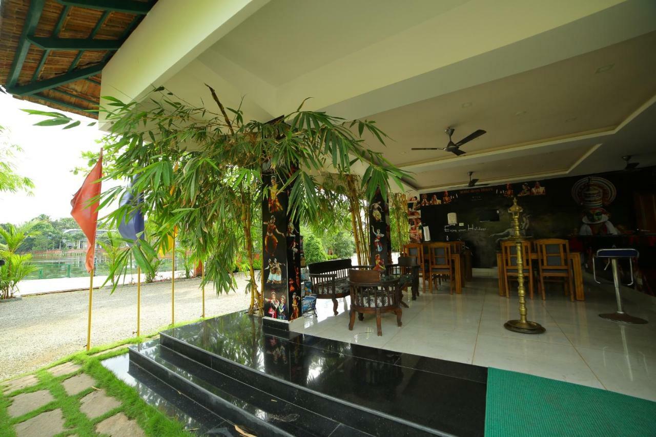Global Backwater Resort Kollam Extérieur photo