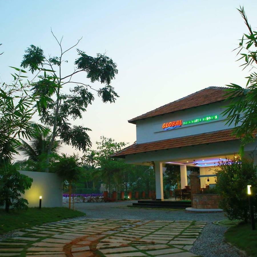 Global Backwater Resort Kollam Extérieur photo